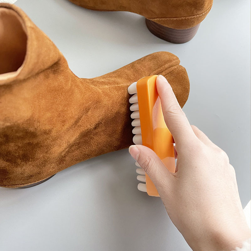 Escova de couro para botas de  - Sneaker Care Spray avaliação e preço